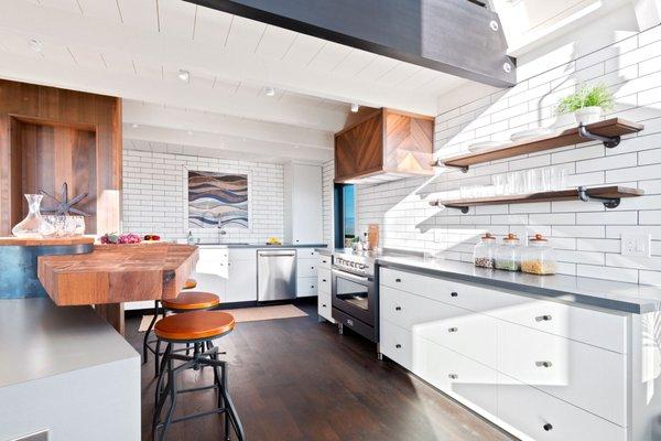 Julianna Macias - RealtyLab