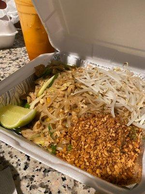 Chicken pad thai