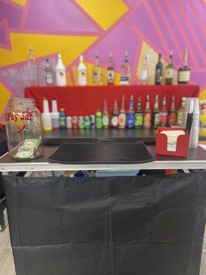 Tipsy Crown'D Mobile Bartending
