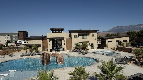 Gateway Luxury RV Resort