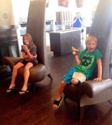 Aidan and Trin are getting their "Yo Mama" on!