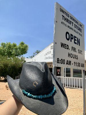 Got this beautiful Charlie 1 Horse hat a few minutes before they closed for just $2!