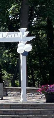 Balloon puffs that were supposed to have blue and white streamers!!!