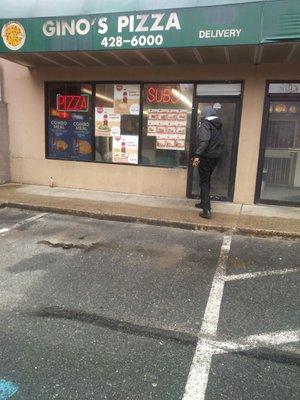 Ginos Pizza