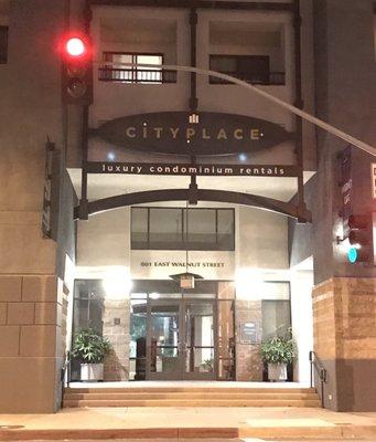 This is 801 E Walnut Street but where is Mimi's Southern Kitchen??