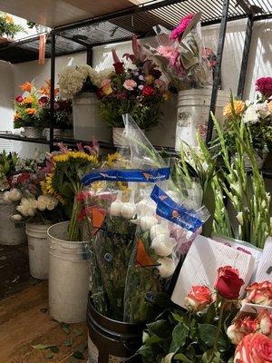 Affordable bouquets : pre-made & custom. $30.