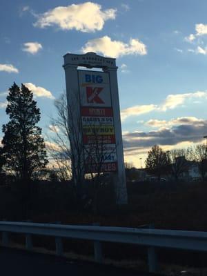 Marketplace @ Braintree -- 200-550 Grossman Drive, Braintree Sign