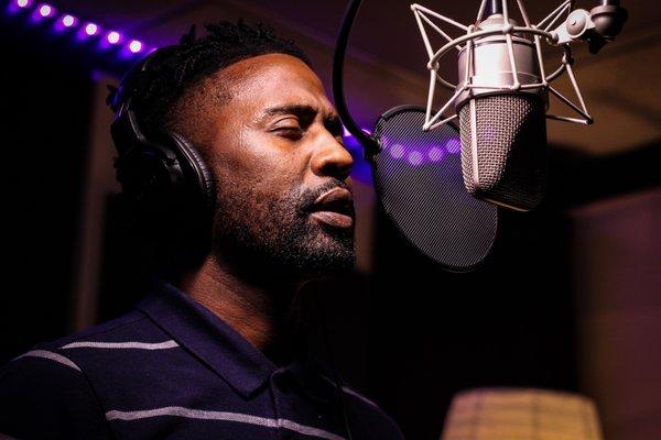 Recording artist Ron Gee working on his upcoming project at Skymount Studios