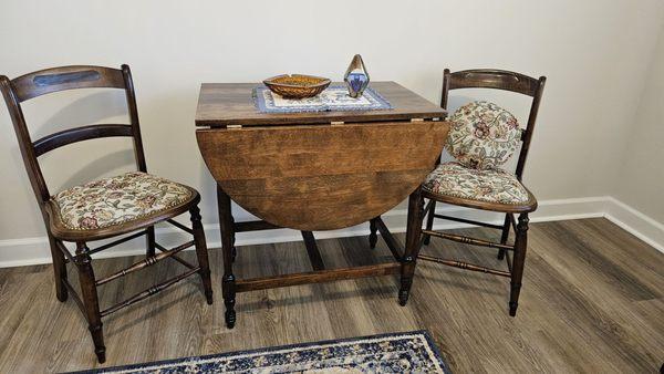 Munden's Antique Furniture & Repair