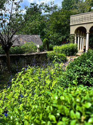Hedges and Edges Landscaping