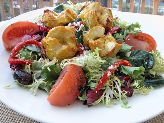 Mediterranean Salad with Grilled Chicken