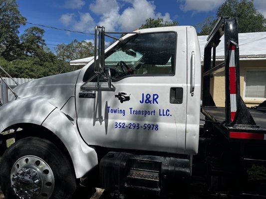 J&R Towing Transport