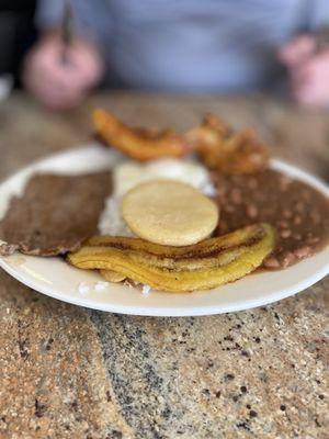 Mini Bandeja Paisa ... yes this is the mini!!