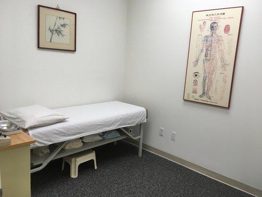 One of our three spacious patient rooms.