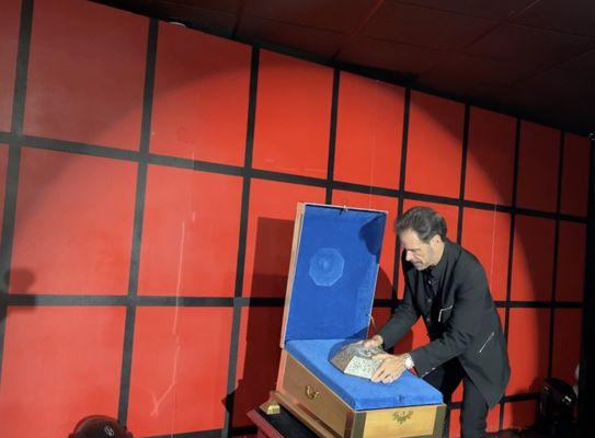 The Cabaret - Garry & Janine's Comedy Magic Dinner Show