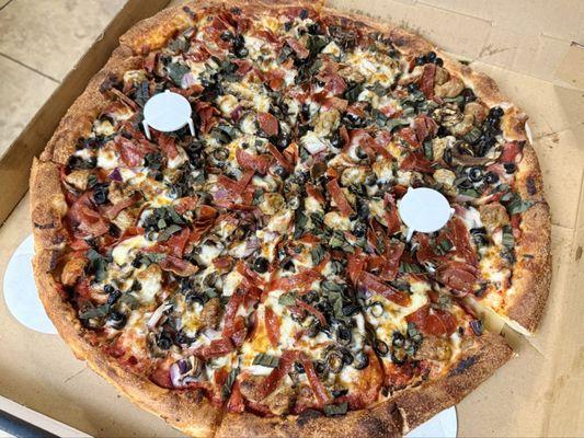 2. Amante Special Pizza