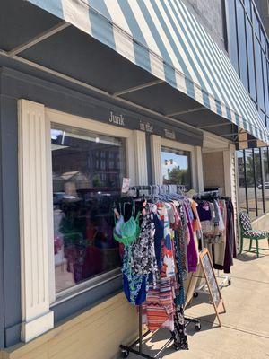 Junk in the Trunk Resale & Boutique