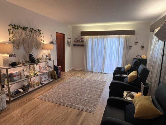 Tranquil and calming space for your private appointment for IV drip therapy, vitamin shots or medical aesthetics.