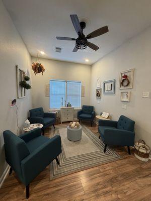 Other room with seating- super cute