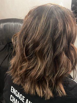 A minimalist yet refined highlight can significantly alter your overall aesthetic.