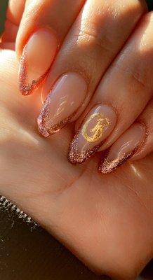 Mainstream Nails