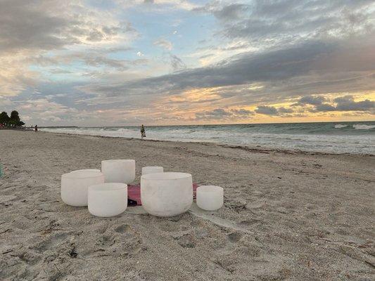 Sound bowl meditation allows deep relaxation, stimulates profound stress relief, and eliminates toxins from the body.