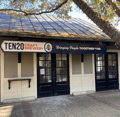 Ten20 Anchorage Taproom