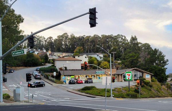 7-11 at Crestmoor Dr