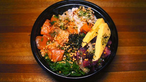 two choice, hawaiian ahi, shoyu salmon, egg, sea salad, crispies, over sushi rice