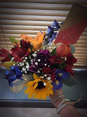 Thank you Darcy for making the most perfect flower arrangement for my bestie!!