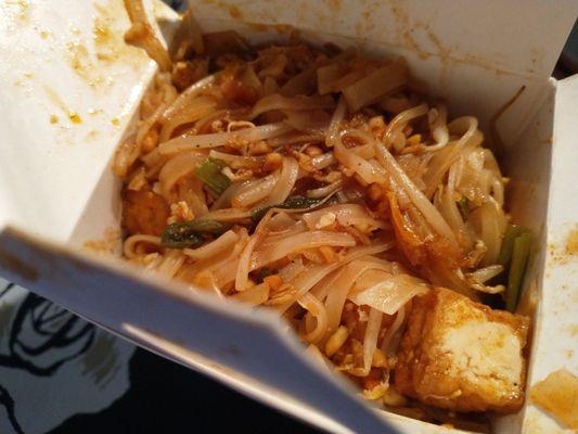Pud Thai with tofu. Sooooo good!