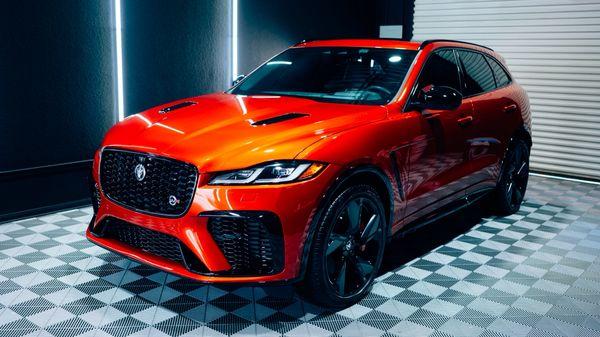 Jaguar SVR received Nasiol NL 272 on the paint, and trim. The rimfaces and Glass were coated with an interior detail.