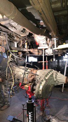 Replacing The Transmission On This 2005 Ford Excursion V8 DIESEL