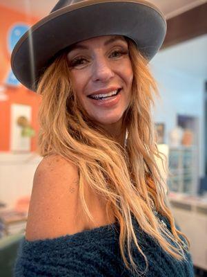 I'm Tessie James, a lifelong lover of Dolly I have always found myself encouraged by her to pave my own road & live my life authentically!!