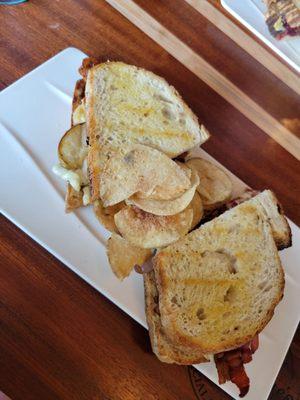 Lucci Blue’s Social Cafe