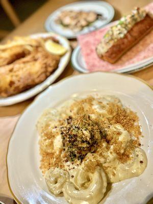 Crab pasta was an absolute favorite. The fish & chips exceed all expectations. A perfect pairing is found with the crab donut!