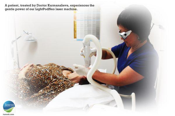 Dr. Kurmanalieva performing a laser procedure with our LightPodNeo Laser from Aerolase.