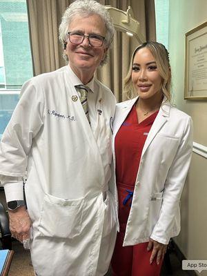 A very warm welcome to nurse injector, Lauren
We would like to welcome the very talented Lauren Maramba, RN to our team of associates