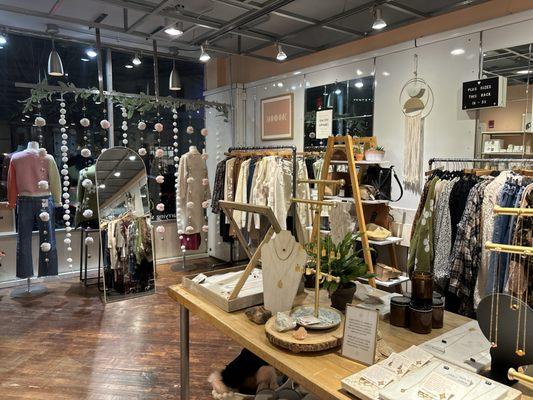 August Moon Boutique photo