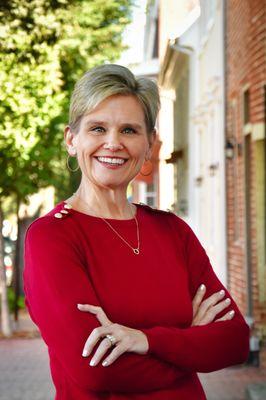 Lori Perez, Realtor of Lori Perez Real Estate in beautiful historic, downtown Fredericksburg, Virginia