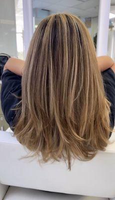 Henri Salon De Beaute