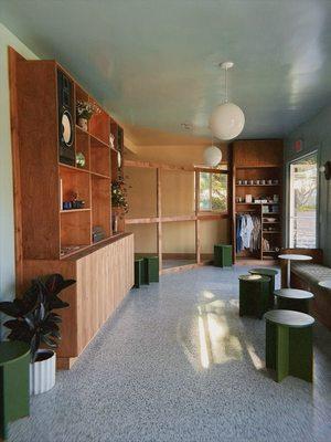 Wi-fi free space to enjoy a cup of coffee and toast