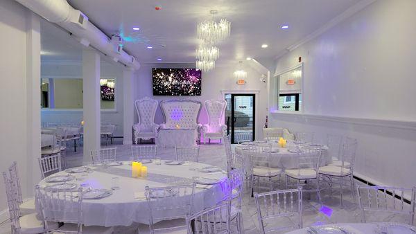 Manville Manor offers a stunning, modern space with elegant chandeliers, sleek marble floors, and customizable layouts to fit any event.