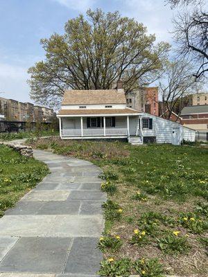 Edgar Allan Poe Cottage