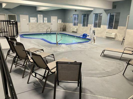 Indoor pool (first floor)