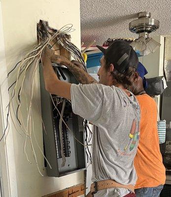 Veterans Lighthouse Electric