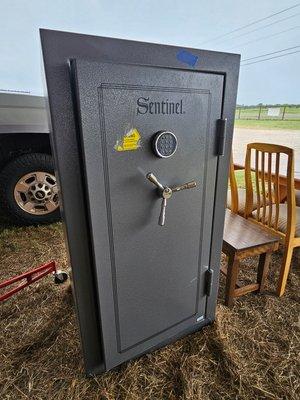 Rose's Weekly Auction