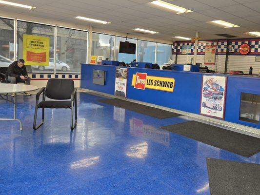 Les Schwab Tire Center
