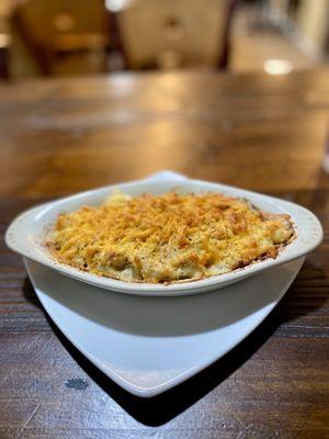 Crusty Mac -- Crabcake, white cheddar, bacon, and mozzarella bake. Delicious!