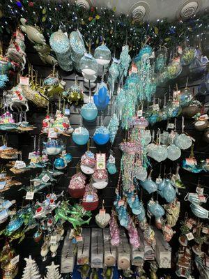 Waikiki Christmas Store